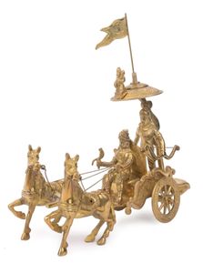 Estatua Antigua de Latón del Señor Krishna y Arjun en un Carro, Arjun Rath, Decoración Dorada para el Hogar, Estilo Moderno, Decorativa - Product Image 4