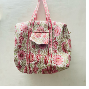 Sacs polochon cousus en kantha sérigraphiés sur mesure, idéaux pour la revente par les magasins d'accessoires de mode - Product Image 4