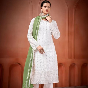 เสื้อผ้าอินเดียซาลวาร์คามีซสีขาวสำหรับผู้หญิงเสื้อผ้าอินเดียแฟนซีคุณภาพระดับพรีเมียม - Product Image 1