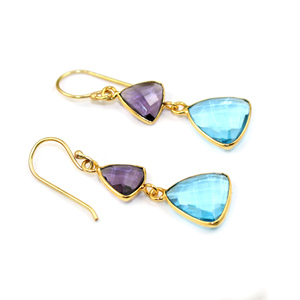 Boucles d'oreilles en quartz améthyste et quartz bleu de Londres en forme de trillion Boucles d'oreilles géométriques plaquées or - Product Image 2