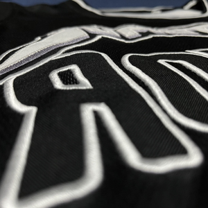 ชุดบาสเก็ตบอลสั่งทำคุณภาพสูงขายส่ง เนื้อผ้าระบายอากาศได้ดี ไซส์ใหญ่ แห้งเร็ว ไม่มีแขน แบบซับลิเมชั่น ขั้นต่ำในการสั่งซื้อน้อย - Product Image 1