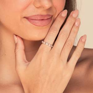 แหวนเพชรมอิสซาไนต์รูปลูกแพร์จาก Nora ดีไซน์หรูหราเครื่องประดับสำหรับงานแต่งงานสำหรับงานหมั้น - Product Image 3