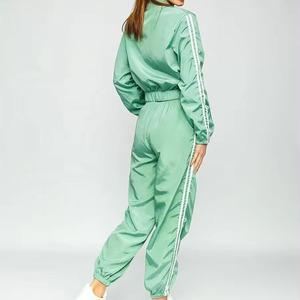 Survêtement court en nylon à la mode tissu léger et respirant ensemble de jogging deux pièces femmes vêtements de course survêtements - Product Image 5