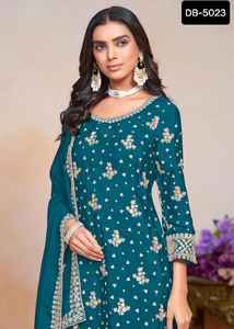 Costume ethnique indien à motif de créateur lourd Salwar Kameez avec chinon fantaisie Dupatta avec bordure en dentelle de travail de séquence de broderie - Product Image 2