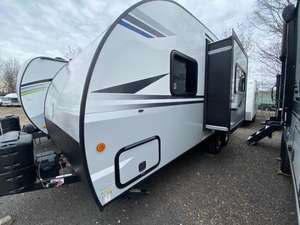 Autocaravana V-e-n-t-u-r-e RV S-o-n-i-c SN200VML usada del 2020, lista para vender - Product Image 3