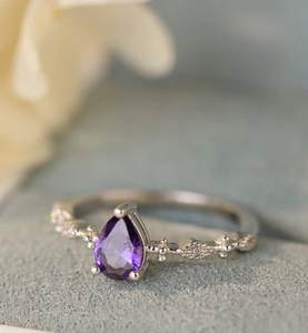 แหวนแต่งงานผู้หญิงเงินแท้ 925 ดีไซน์รูปหัวใจสุดพิเศษ ประดับเพชรทรงลูกแพร์คลาสสิก สีโรสโกลด์ - Product Image 1