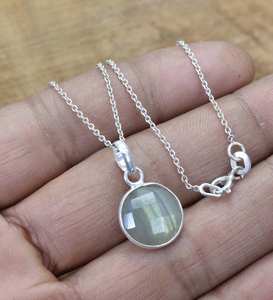 Collar de Plata de Ley 925 con Gema de Labradorita Tallada para Mujer, Engaste de Bisel, Cadena de Eslabones Plateada, Colgante Certificado - Product Image 1
