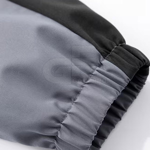 Survêtement rétro pour homme, idéal pour un style décontracté et streetwear, avec tissu respirant et coupe confortable pour l'été. - Product Image 6