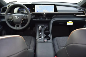 Crown XLE 2.5L Automático 8L, Modelo 2023-2025, Usado en Buen Estado, Bajo Kilometraje, Sin Problemas Mecánicos, Listo para Conducir - Product Image 5