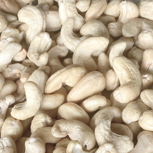 High Quality Raw Cashew <b>Nuts</b> WW180, WW240, WW320 SANTIGO Cashew <b>Nuts</b> Vietnam Cashew <b>Nuts</b> Customized Packaging - Product Image 1
