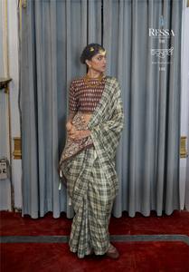 Enchanting Elegance lanza un nuevo catálogo 'Kathputli' con exclusivos saris de seda Banarasi con estampado Chex para indios pakistaníes - Product Image 4