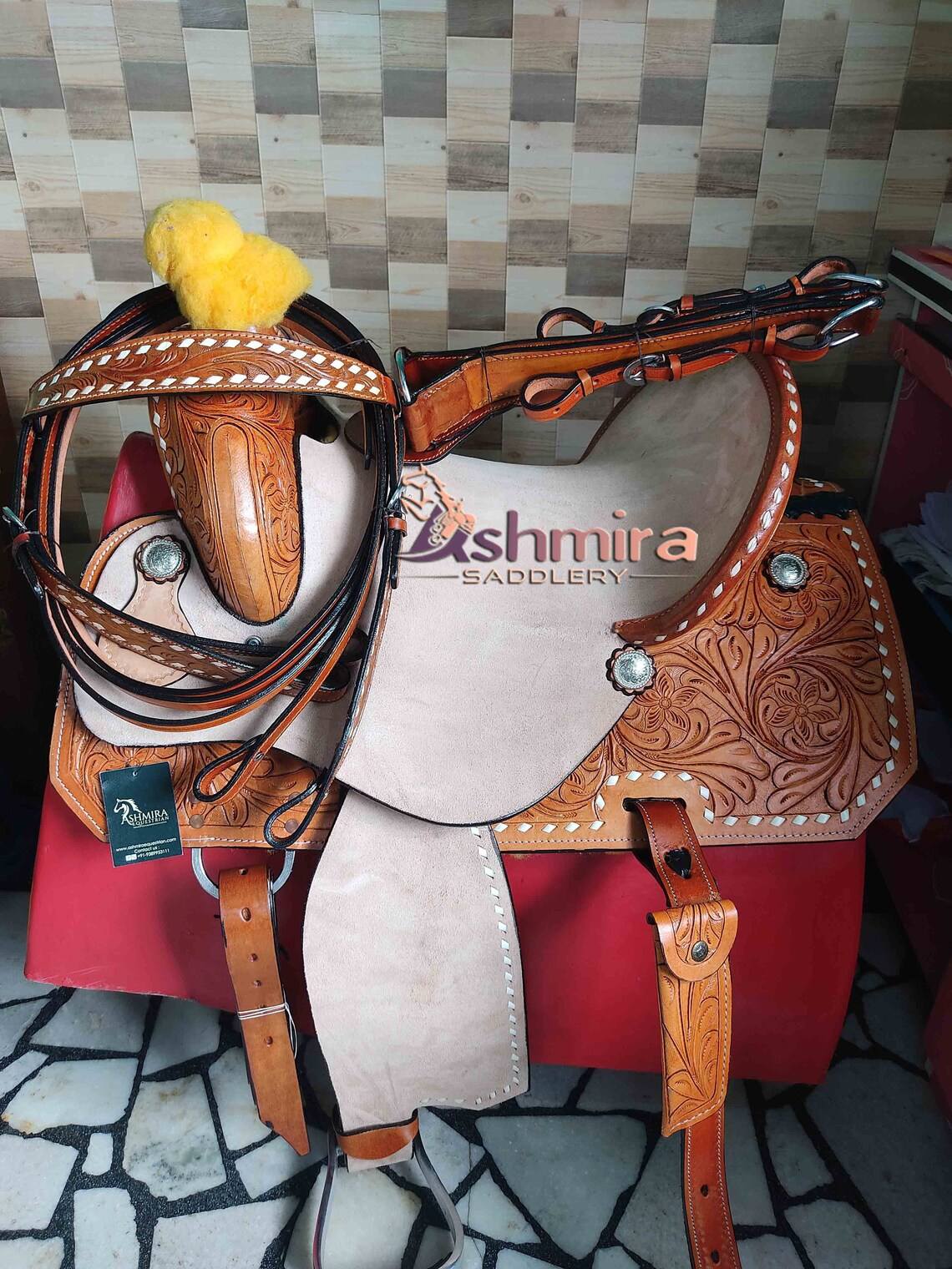 สีน้ำตาล