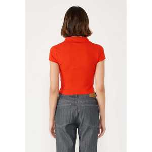 Camiseta con Cuello Polo y Adorno Completo de Piedras en la Parte Delantera - Product Image 5