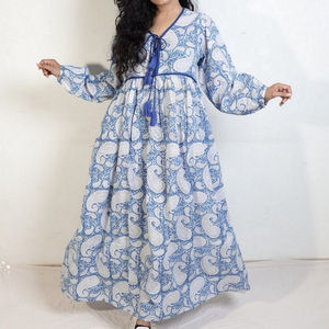 ชุดเดรสพิมพ์ลายคอลเลกชั่นคอวีผ้าไหมพิมพ์ลายดิจิทัลทรงหลวมแต่งกระดุมทำงานสวมใส่สบาย - Product Image 1