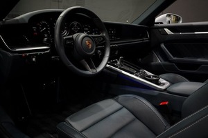2024 สีขาว รุ่น Left Dark สำหรับ 911 Turbo S Convertible AWD ล้อแม็กซ์ เบาะหนัง เกียร์อัตโนมัติ หลังคาพาโนรามิก ดีเซล ยาง R18 - Product Image 3