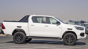 <span class=keywords><strong>Auto</strong></span> Usado TOYOTA HILUX DC GR SPORT 4.0P 4X4 Año 2023 BLANCO, Económico y en Excelentes Condiciones, Listo para Envío Mundial - Product Image 4