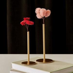 Florero moderno de metal con base de mármol sólido, diseño cilíndrico minimalista, decoración de mesa de lujo para sala de estar o comedor. - Product Image 2