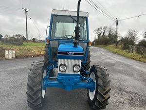 Tractor Agrícola Ford 4610 4WD de 150HP con Motor y Caja de Cambios - Product Image 2