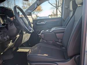 Chevrolet Silverado 1500 LT 2024 Usada en Buen Estado - Product Image 4