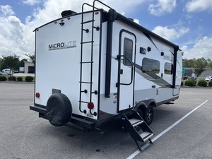 Used 2023 F-o-r-e-s-t R-i-v-e-r F-l-a-g-s-t-a-f-f M-i-c-r-o -L-i-t-e 21FBRS trailer - Product Image 6
