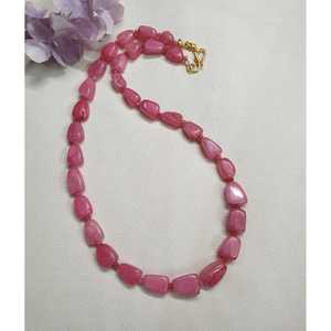 Collier rose naturel en pierre dégringolée plaqué or fermoir tour de cou pierre précieuse brute perlée bijoux femmes mode accessoire déclaration - Product Image 3