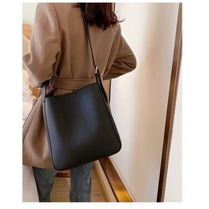 High Quality Handmade English Style <b>Shoulder</b> Bag Genuine Leather with <b>Strap</b> Summer Top Indian Supplier Manufacturer - Product Image 3