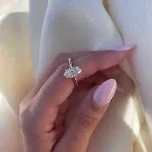 Marquise Cut Lab Geteelde Diamanten Solitaire Ring Geel Goud Verlovingsring
