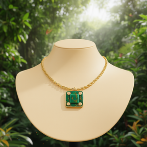 Collar con Colgante de Jaspe Verde con Detalles en Latón - Product Image 3