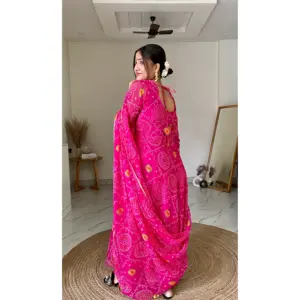 Conjunto de Traje Tradicional Chino Lilah Rani Bandhej de Seda Chifón Rosa - Product Image 2