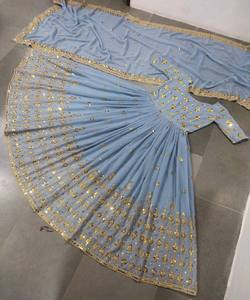 Vestido Largo Exclusivo de Diseñador en Algodón y Seda, Venta al Por Mayor a Bajo Precio, Fabricación de Prendas Étnicas de Surat, Gujarat, Alphanumero - Product Image 3