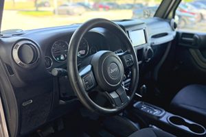 Jeep Wrangler Sport 2015 Usado en Excelentes Condiciones - Product Image 1