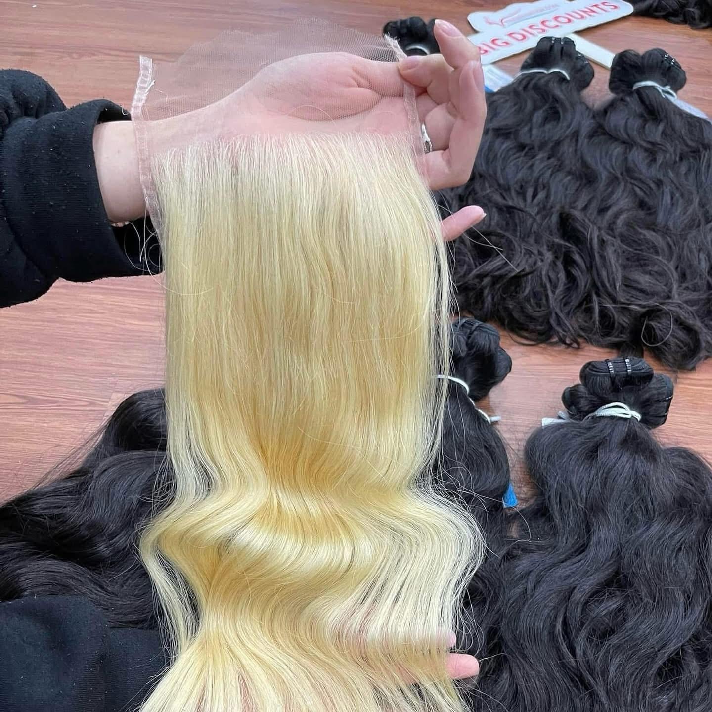 สีเหลือง