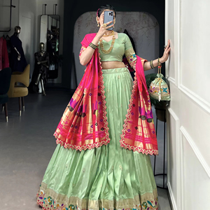 ผ้าไหม zari แบบดั้งเดิมการทอผ้าด้วยเลื่อมและด้ายปักลูกไม้ขอบ lehenga choli ชุดแต่งงานแฟนซี lehenga. - Product Image 1