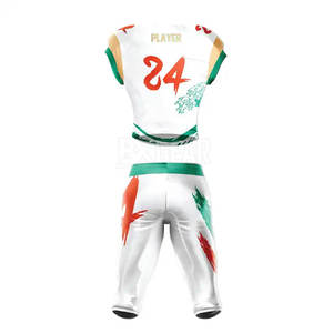 Ensemble d'uniformes de football fabriqué en usine en tissu polyester de haute qualité avec logos personnalisés numéros et noms - Product Image 3