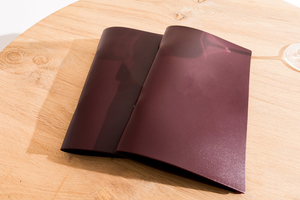 Carpeta de cuero hecha a mano de la carpeta del restaurante de la cubierta del menú A4 personalizado con el repujado de la LMC-0057 para los hoteles y los restaurantes - Product Image 5