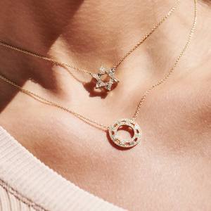 Collier pendentif double cercle ouvert en or rose pur 14 carats plaqué or avec diamants de laboratoire baguette et ronds pour femmes - Product Image 3