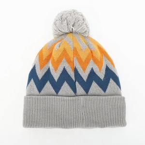 Bonnets tricotés personnalisés 2025, usine OEM, chapeaux d'hiver chauds, acrylique doux, impression en relief, broderie de logo, unisexe, mode, couvre-chef - Product Image 2