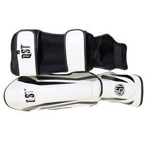 Protège-tibias de Muay Thai en cuir pour la protection professionnelle, légers et ajustables avec fermeture auto-agrippante pour le Kickboxing, le MMA et la Boxe - Vente en gros - Product Image 4