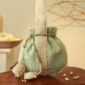 Pochette Potli Bohème Artisanale Indienne pour Femme, Idéale pour Mariage, Fête, Cadeau, Luxe, Broderie, Chaînes, Perles, Ethnique, Vente en Gros - Product Image 1