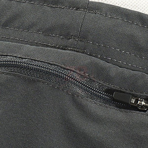 Pantalones cortos deportivos para hombre, cómodos y ajustados, con paneles de malla suave y transpirable, para gimnasio, fitness y entrenamiento diario. - Product Image 4