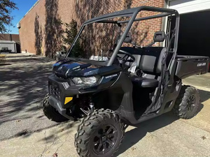 Vehículo Utilitario Todoterreno (UTV) Negro Camuflado, 4x4, Automático, Motor de Gasolina de 4 Tiempos, con Techo y Puertas - Product Image 1