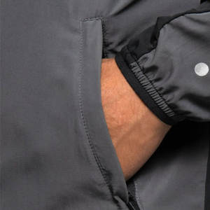 เสื้อกันลมไนลอนโพลีเอสเตอร์น้ำหนักเบาสำหรับผู้ชายเสื้อขนเป็ดกันลมระบายอากาศได้ดีแห้งเร็วมีซิปสำหรับใส่กลางแจ้งโลโก้ตามสั่ง - Product Image 3