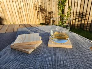 Juego de posavasos de madera con soporte Juego de posavasos de taza de alta calidad con estampado de esmalte a precio barato - Product Image 6