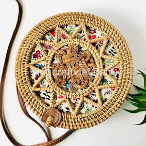 Venta al por mayor artesanías Vietnam único Vintage bambú ratán bolso para mujeres mimbre Bali bolsas para picnic al aire libre vacaciones de verano - Product Image 4