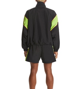 Chaqueta Cortavientos Deportiva Personalizada con Logotipo para Hombre, con Bolsillos con Cremallera, Diseño de Parches, Transpirable, de Nailon - Product Image 5