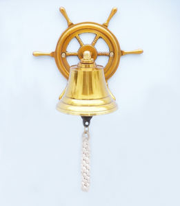 Campana de Barco de Latón de Estilo Vintage para Decoración de Inspiración Antigua que Crea un Ambiente Marítimo del Viejo Mundo y Elegancia - Product Image 3