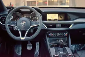 ALFA ROMEO STELVIO TI SPORT 2018 D'OCCASION CÔTÉ GAUCHE/CÔTÉ DROIT - Product Image 3