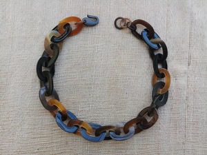 Collar de Lujo Hecho a Mano con Cuerno de Búfalo, Joyería Natural y Sostenible para Mujer, Alta Calidad - Product Image 3