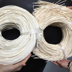 Noyau de rotin patrimonial pour des projets artisanaux et de tissage intemporels - Product Image 1