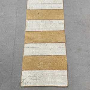 Tapis de 1,5 x 3,5 pieds, tapis turc vintage, tapis persan en laine marron et blanc - Product Image 1